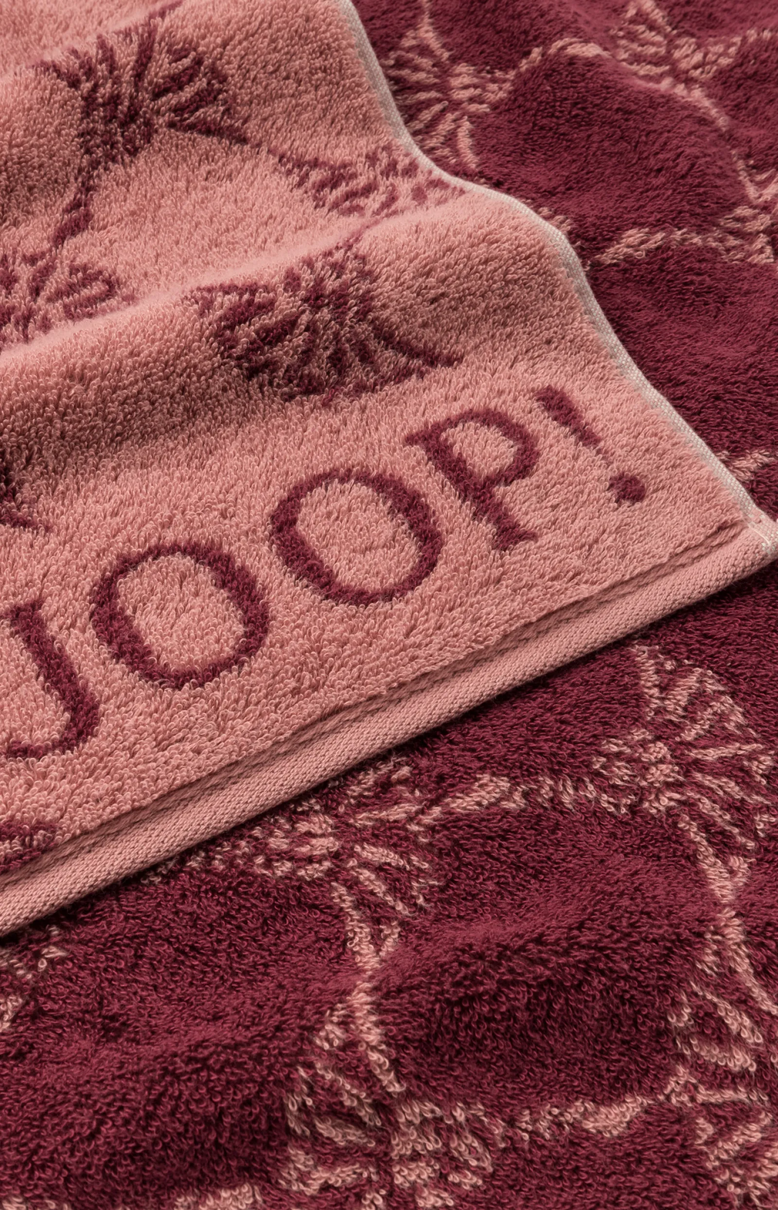 JOOP! Duschtuch*Ftierserie CLASSIC CORNFLOWER in Rouge